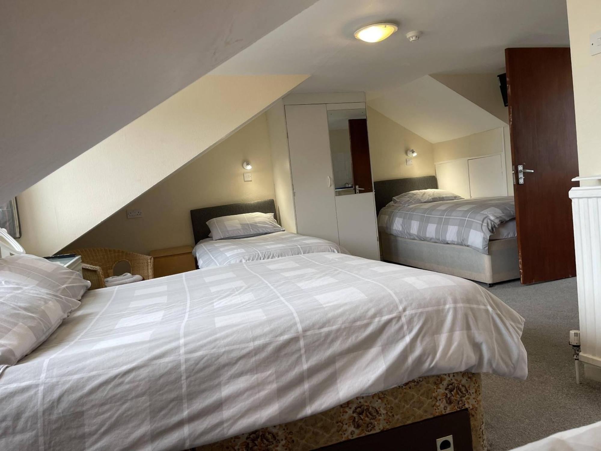 Lamplighter Guesthouse Plymouth Rum bild