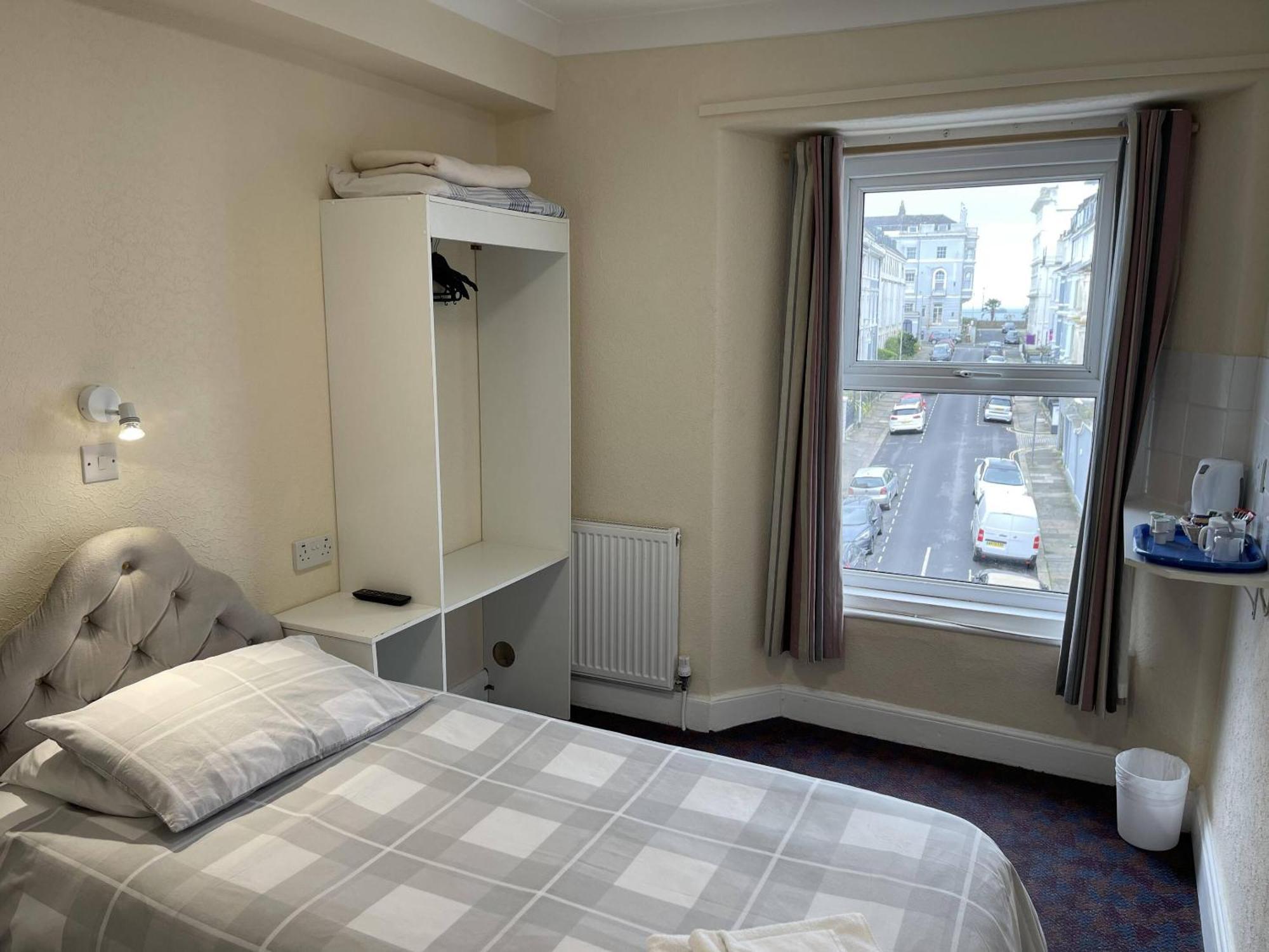 Lamplighter Guesthouse Plymouth Rum bild