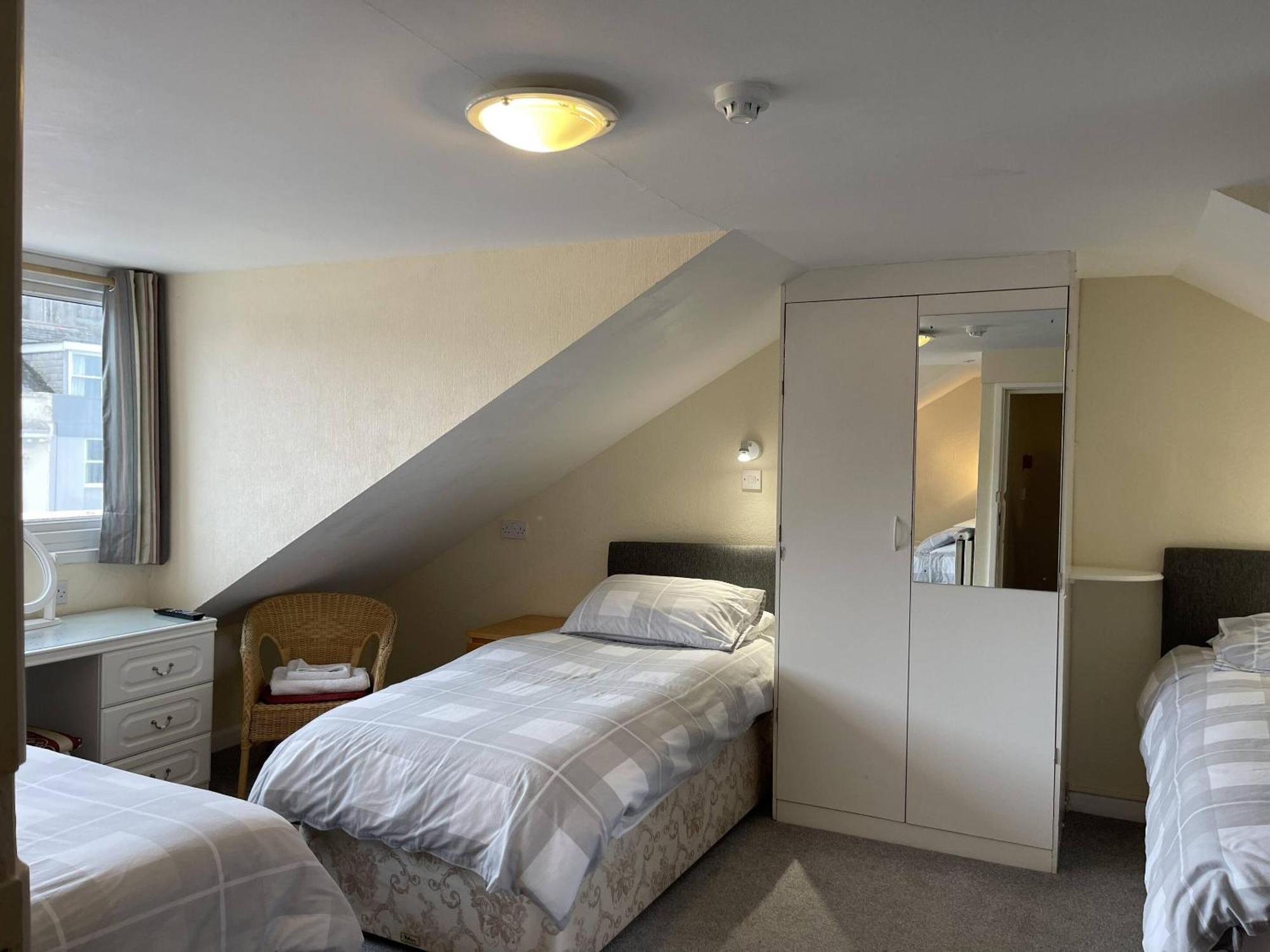 Lamplighter Guesthouse Plymouth Rum bild