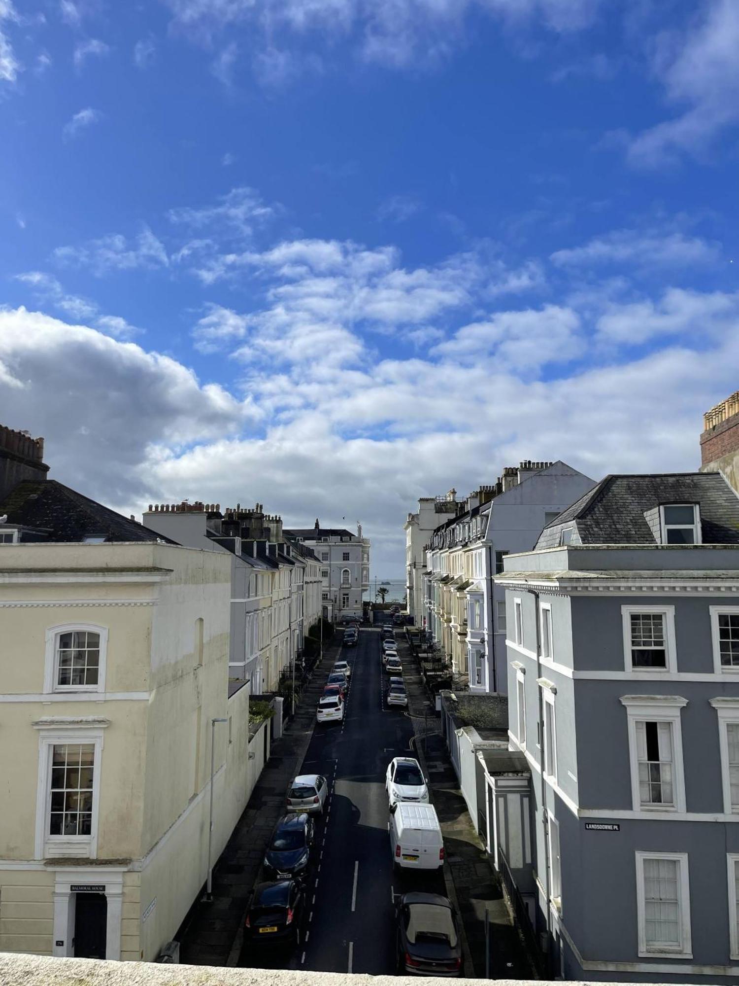 Lamplighter Guesthouse Plymouth Rum bild