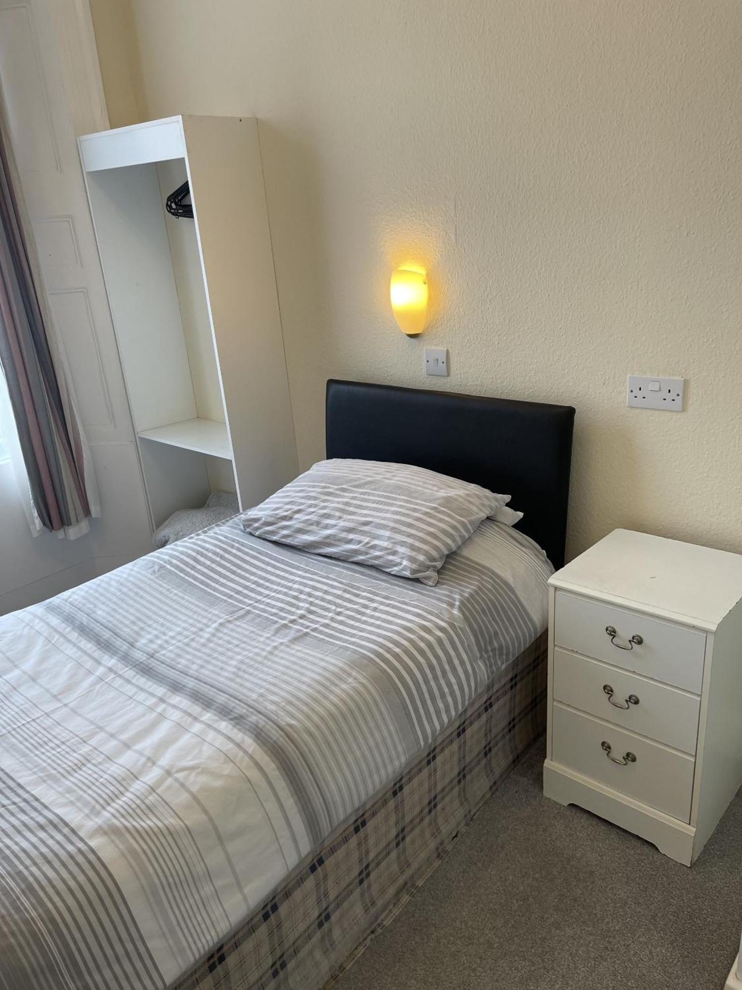 Lamplighter Guesthouse Plymouth Rum bild