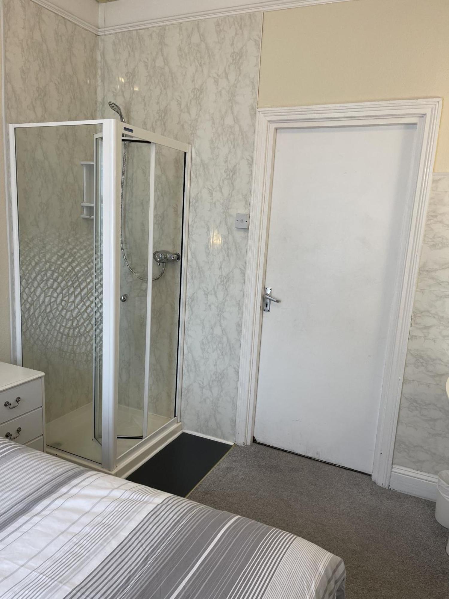 Lamplighter Guesthouse Plymouth Rum bild